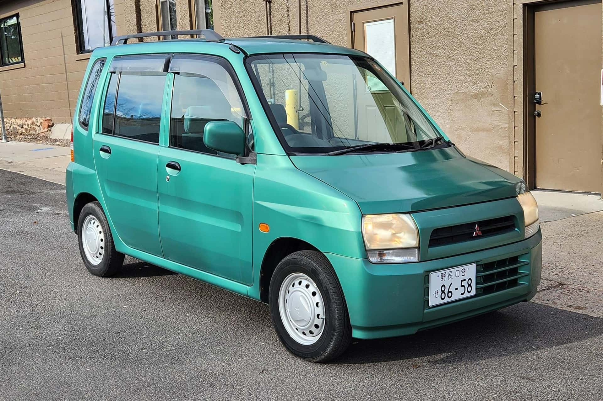 1998 Mitsubishi Toppo sold for $5,900