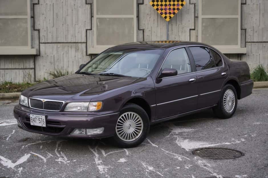 1996 Infiniti  sold for $5,100