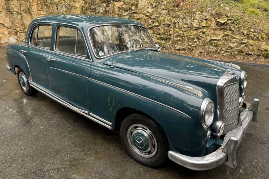 1959 Mercedes-Benz Ponton sold for $1,100