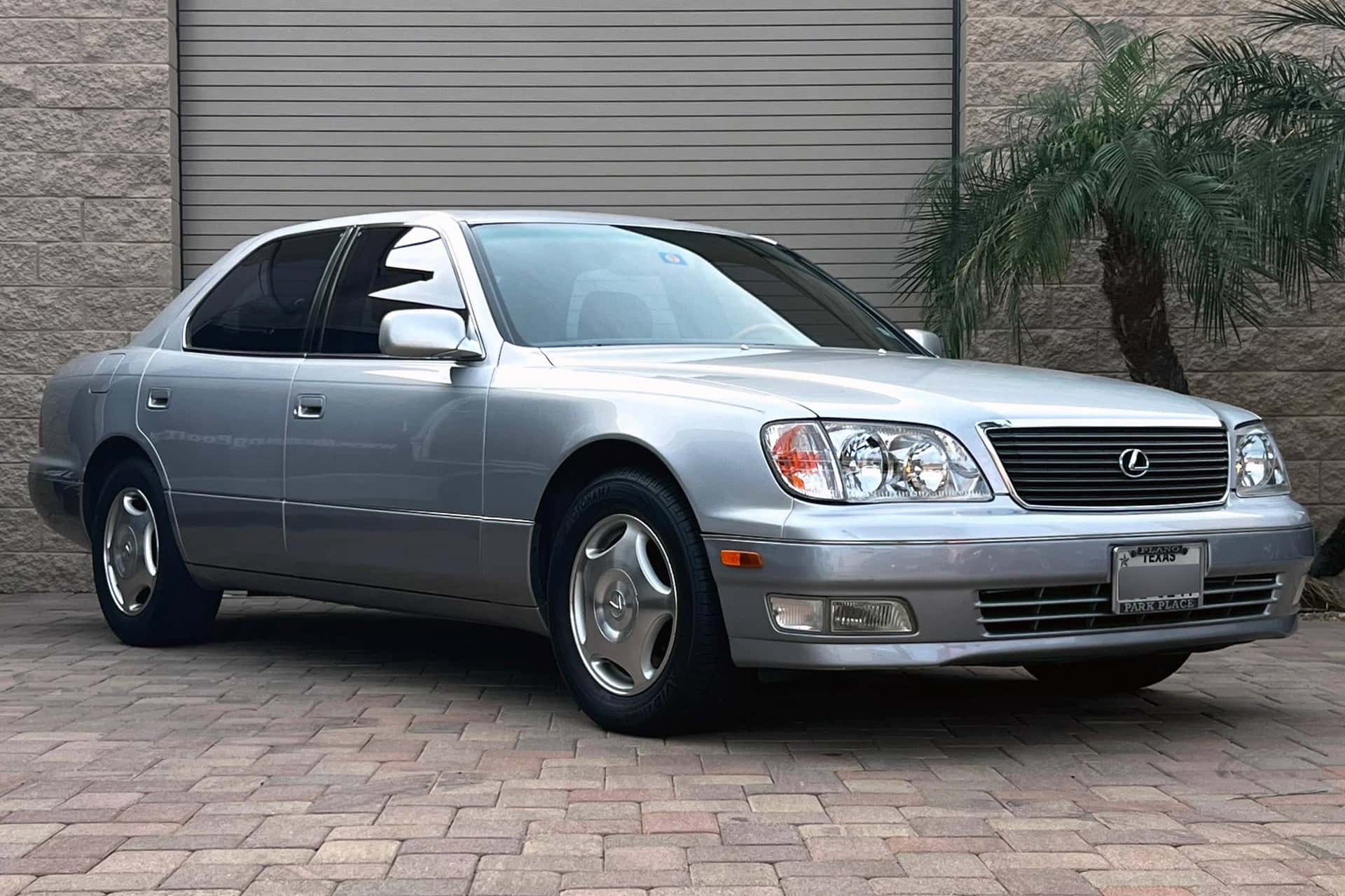 2000 Lexus LS sold for $11,200