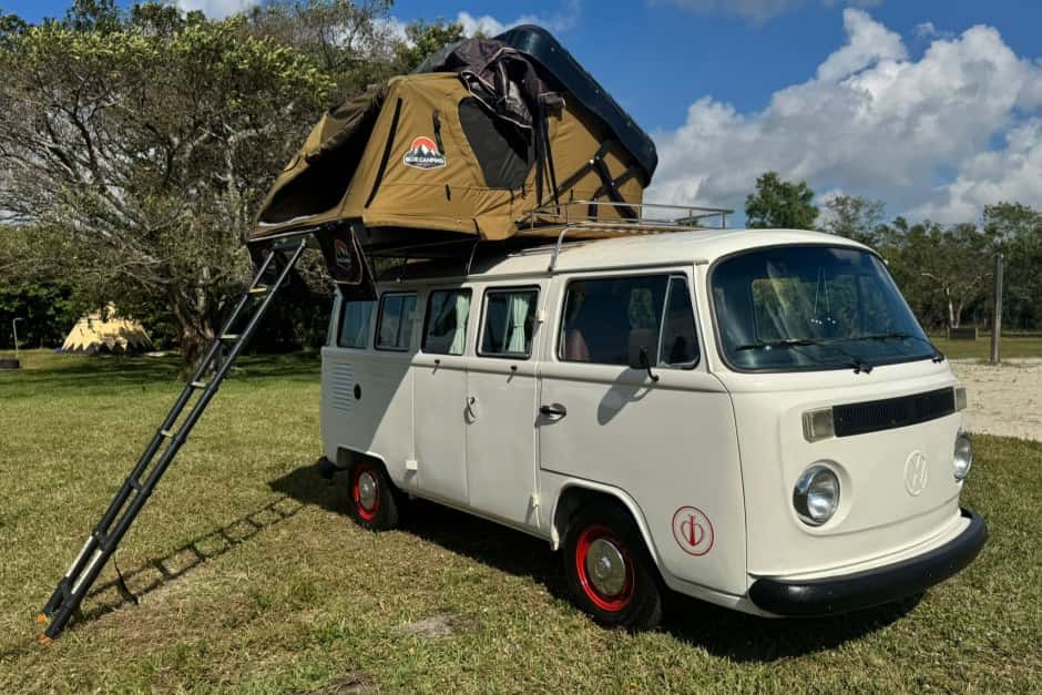 1994 Volkswagen Bay-Window Bus sold for $14,500