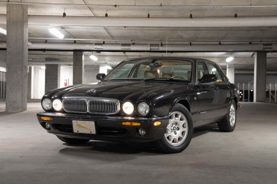 2002 Jaguar X308 XJ (1998-2003) sold for $5,700