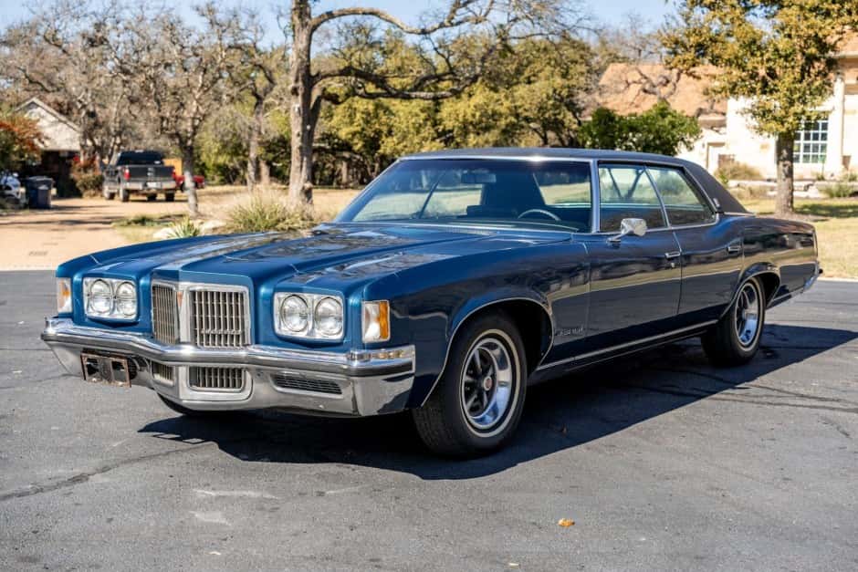 1972 Pontiac Grand Ville sold for $6,100