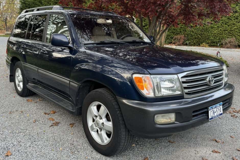 2004 Toyota Land Cruiser 100-Series sold for $8,100