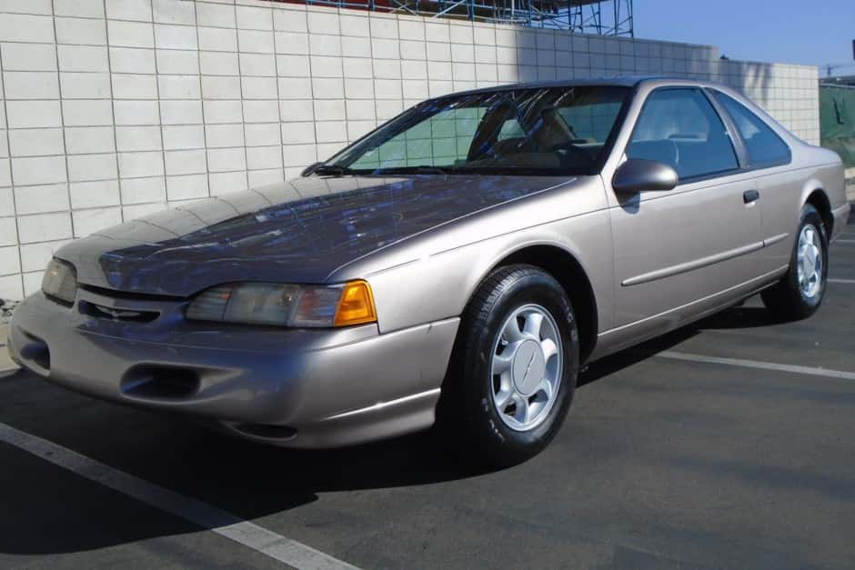1995 Ford Thunderbird (1989-1997) sold for $2,750