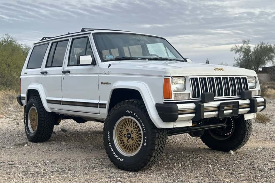 1990 Jeep XJ Cherokee sold for $13,000
