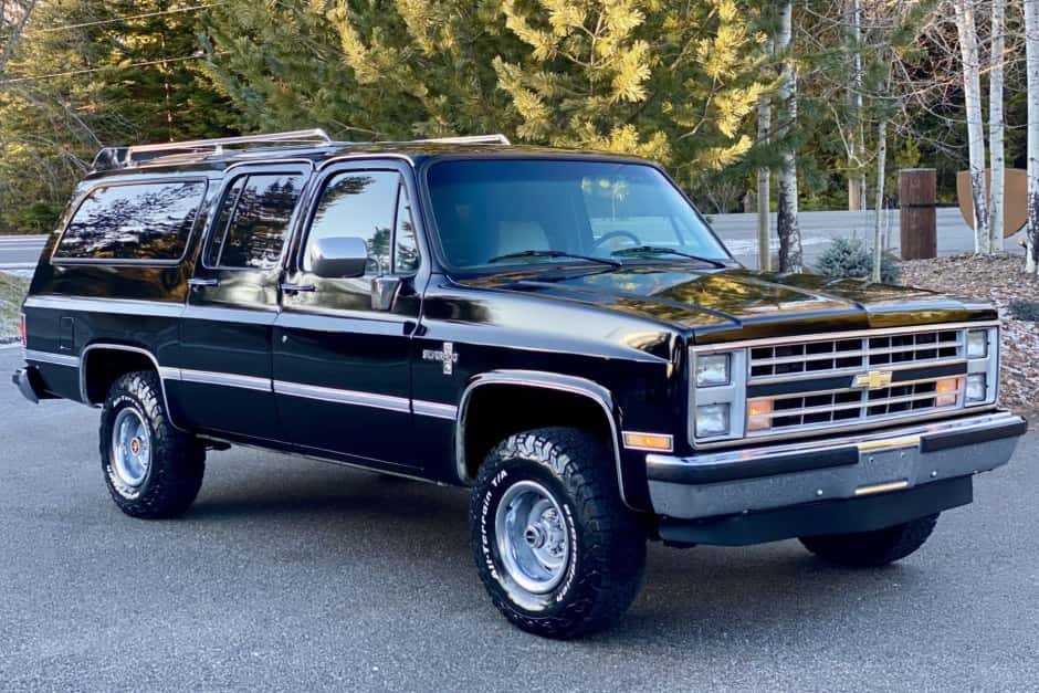 1987 Chevrolet Suburban (1973-1991) sold for $18,500