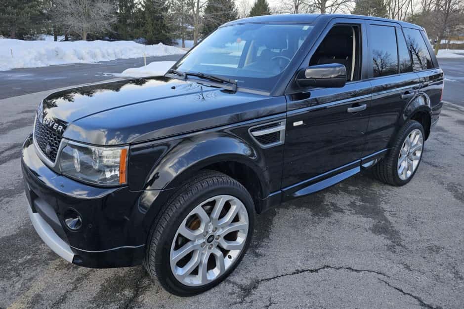2011 Land Rover Range Rover Sport L320 sold for $10,500