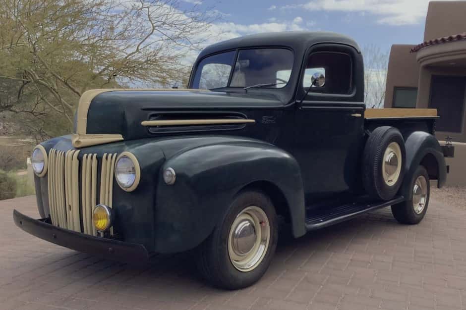 1946 Ford Pickup 1940-1947 sold for $11,750