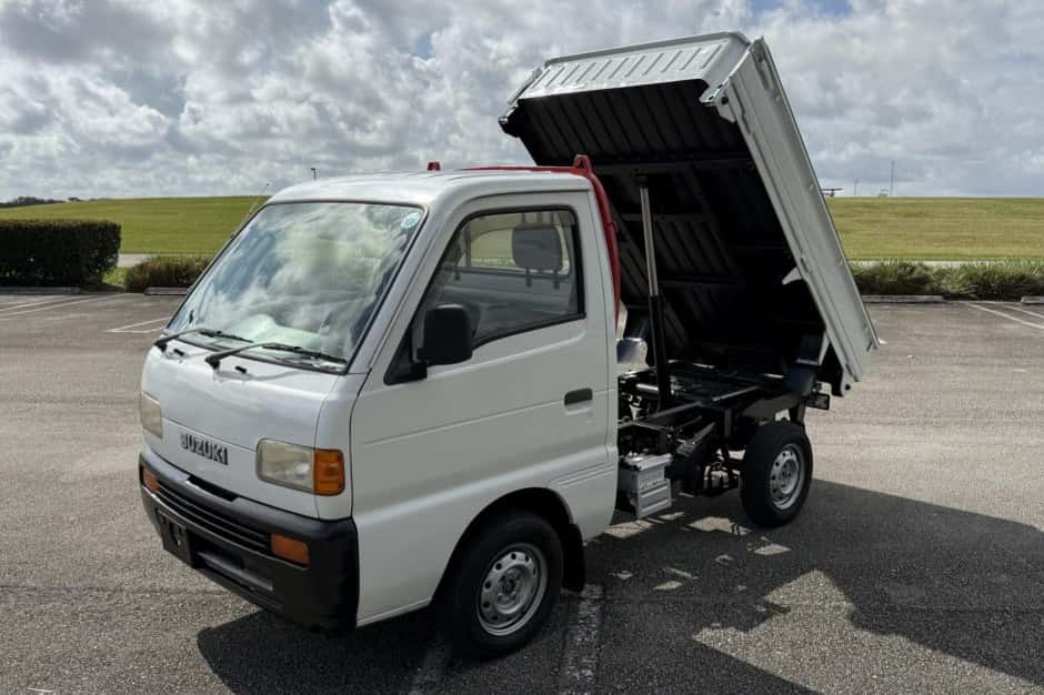 1998 Suzuki Carry sold for $9,900