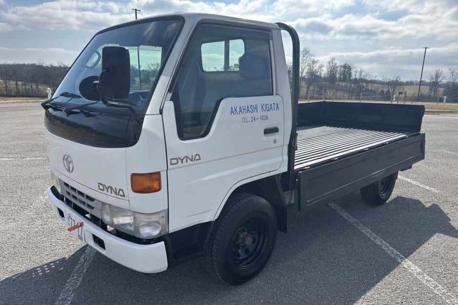 1999 Toyota Dyna sold for $17,700