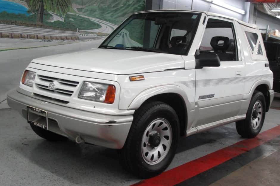 1998 Geo Tracker/Suzuki Sidekick sold for $6,400