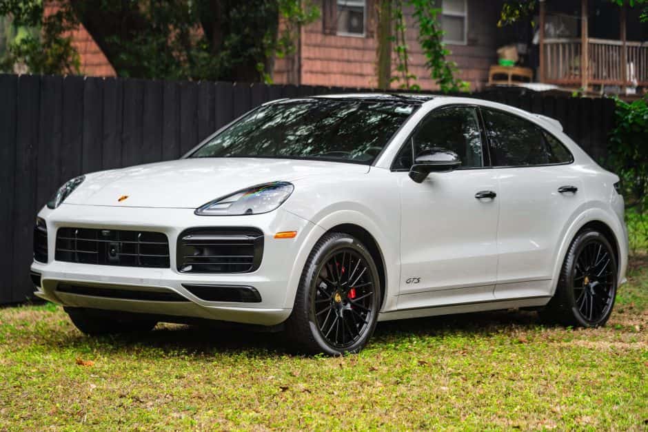 2022 Porsche 9Y0/9Y3 Cayenne (2019-) sold for $90,000