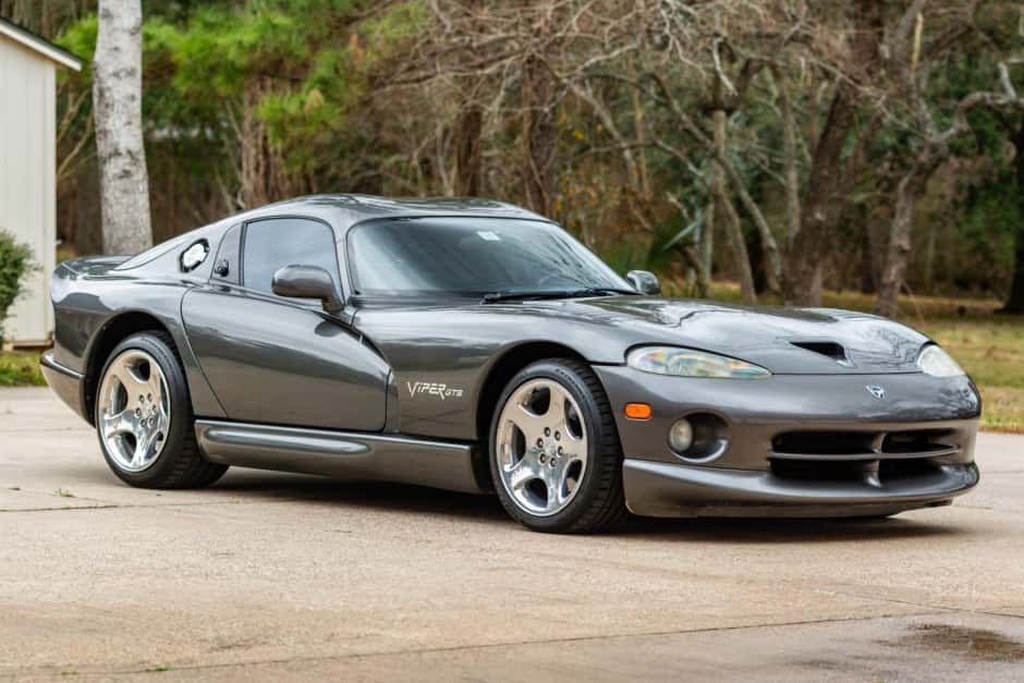 2002 Dodge Viper SR II (1996-2002) sold for $67,500