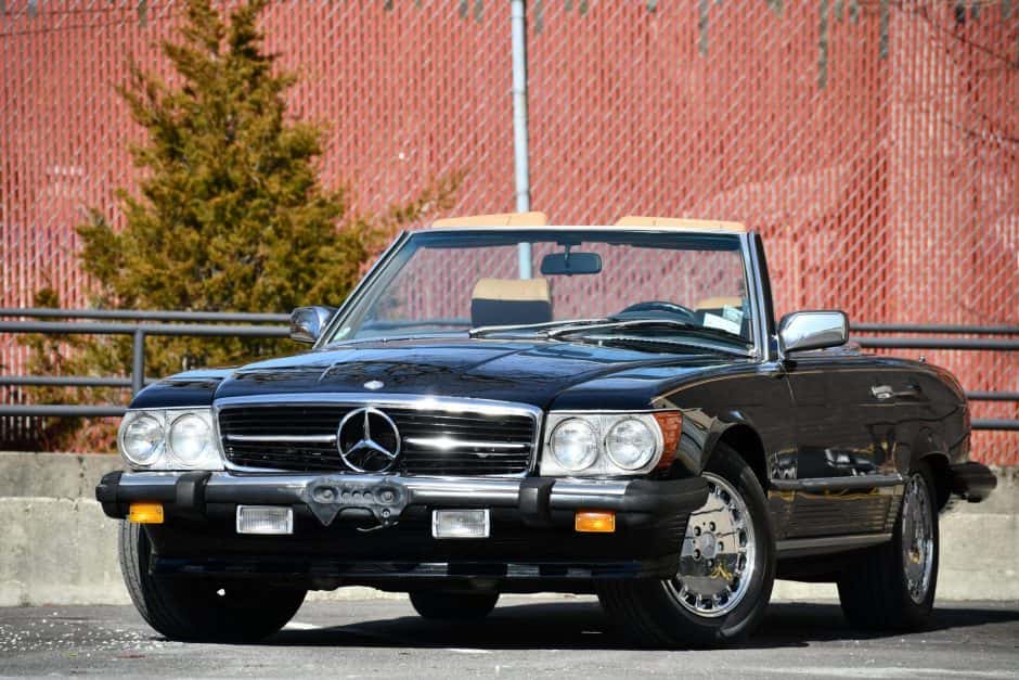 1989 Mercedes-Benz R107 SL sold for $11,250