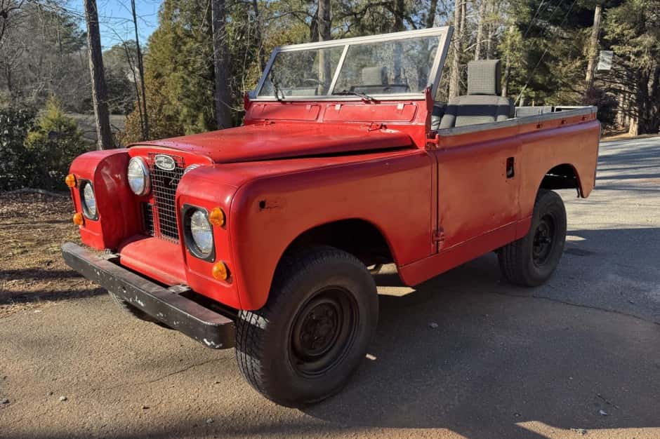 1971 Land Rover Series 88 sold for $7,800