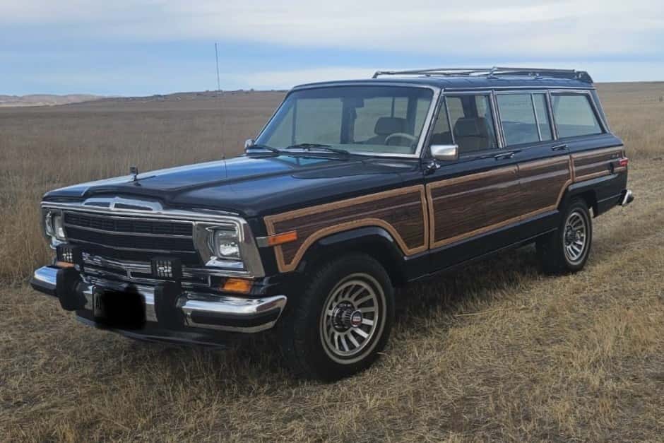 1991 Jeep SJ Grand Wagoneer sold for $71,000