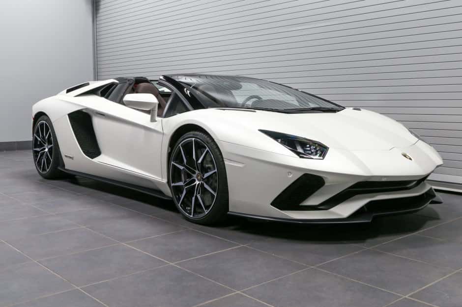 2019 Lamborghini Aventador sold for $422,000