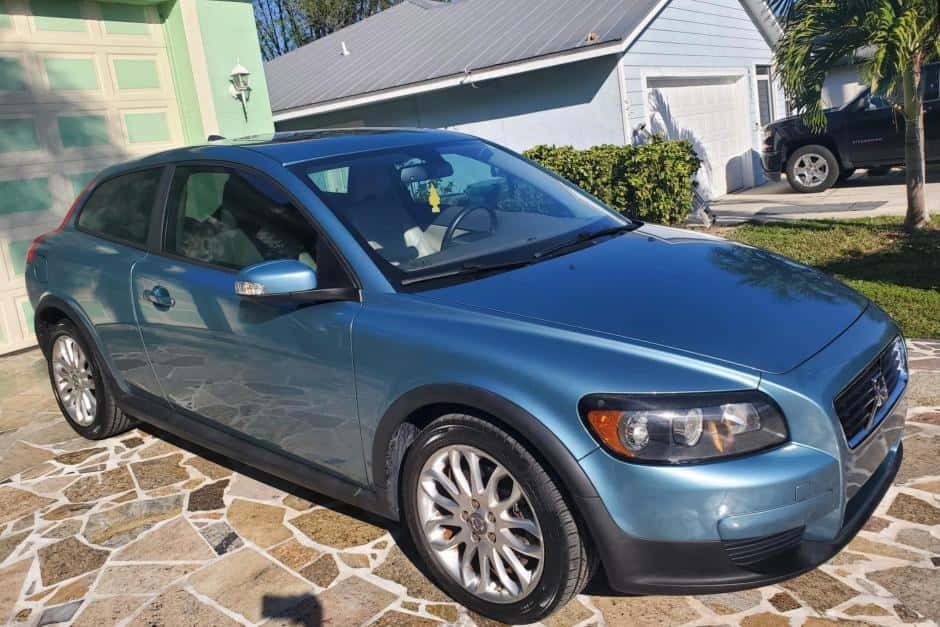 2009 Volvo C30 sold for $9,600