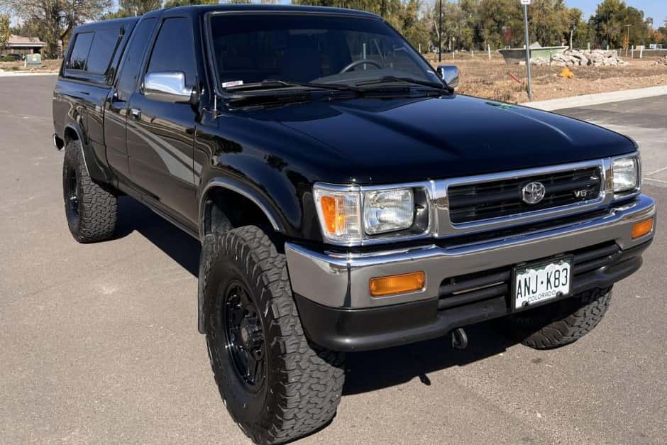 1993 Toyota Pickup (N80/90/100/110 1989-1997) sold for $21,000