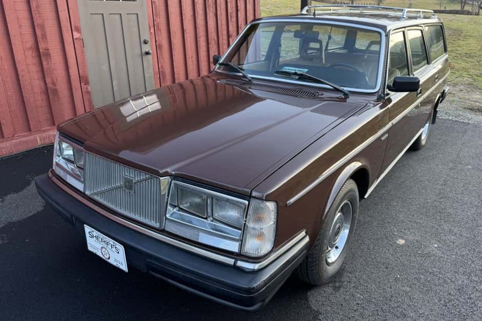 1984 Volvo 240 sold for $10,750
