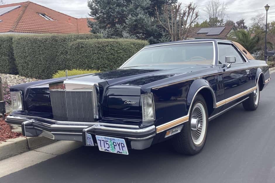 1977 Lincoln Continental Mark V (1977-1979) sold for $20,020