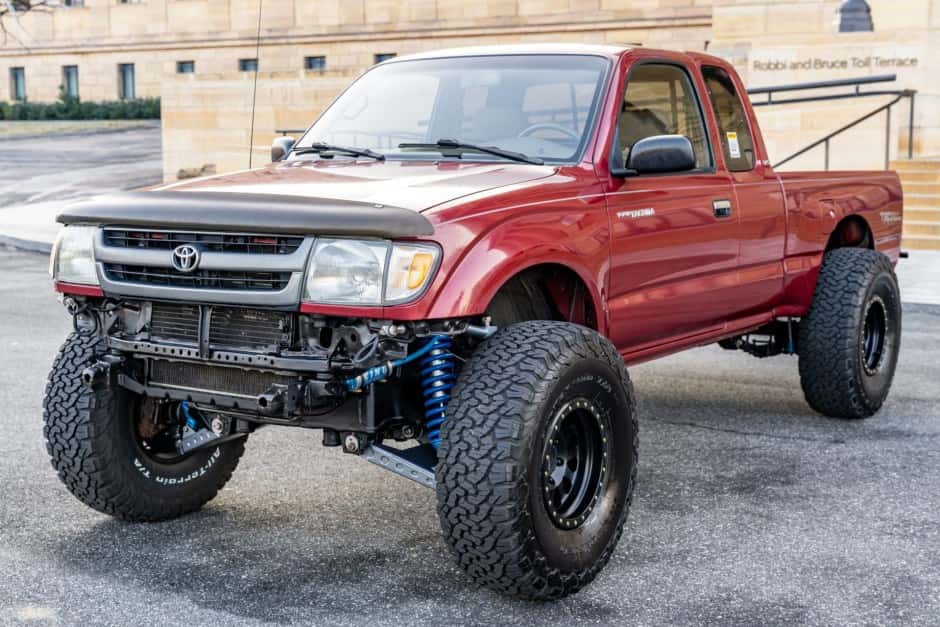 1998 Toyota Tacoma (N1X0 1995-2005) sold for $9,500