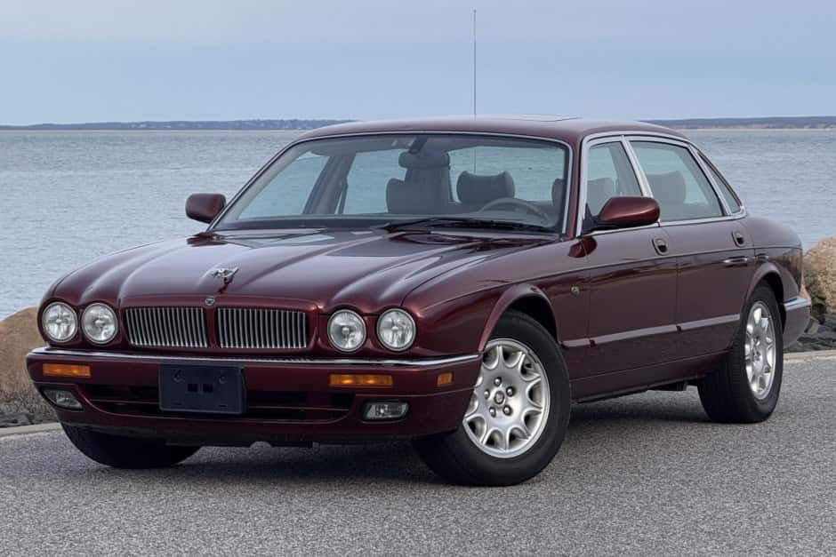2000 Jaguar X308 XJ (1998-2003) sold for $6,300