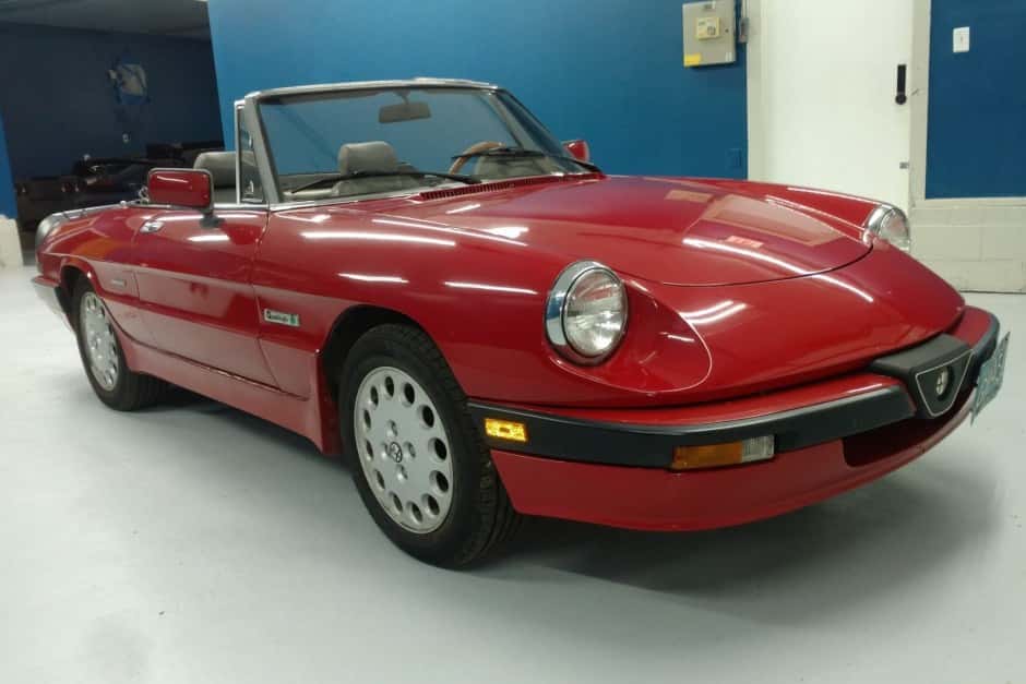 1988 Alfa Romeo 105/115 Spider Series 3 sold for $11,111