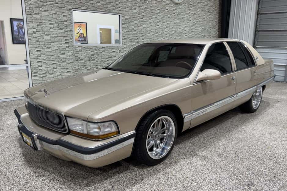 1995 Buick Roadmaster sold for $6,000