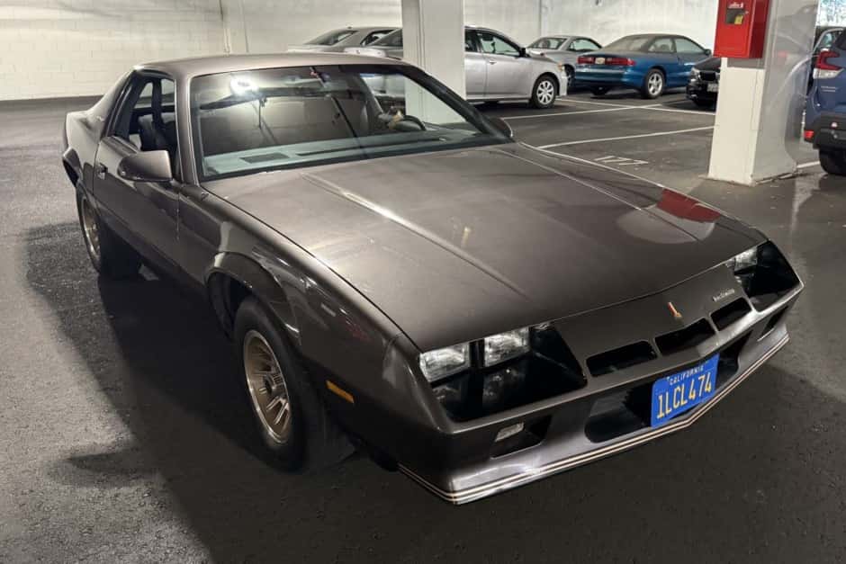 1984 Chevrolet Camaro 3rd Generation 1982-1992 sold for $8,500