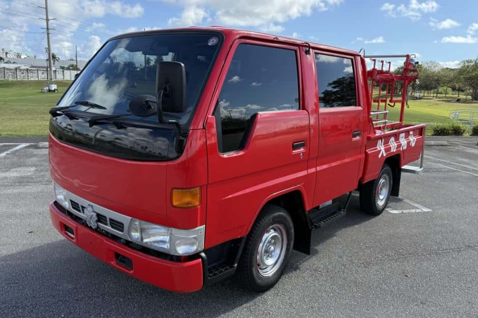 1995 Toyota HiAce sold for $9,500