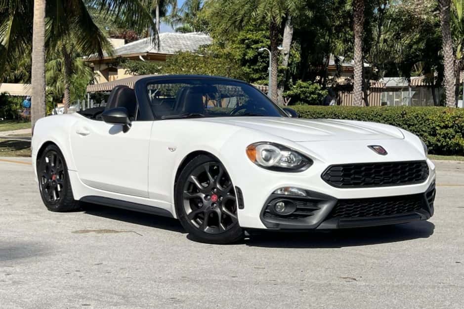 2017 Fiat 124 Spider (2017-2020) sold for $18,000