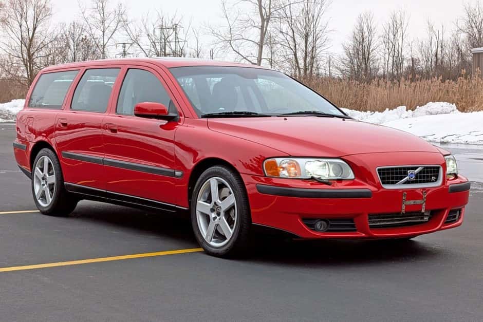 2004 Volvo V70R sold for $20,500