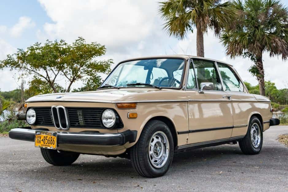 1976 BMW 2002 sold for $9,500