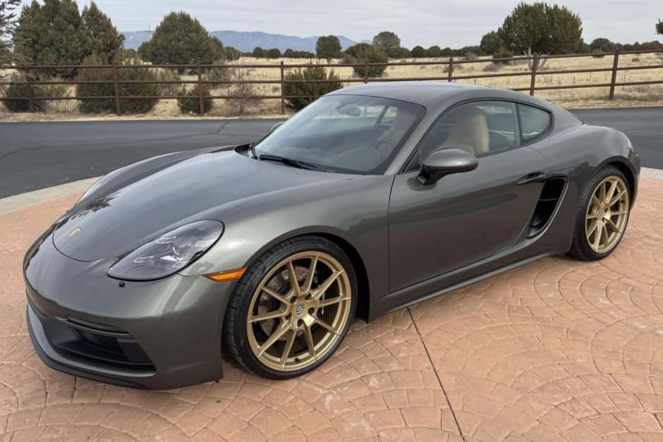2024 Porsche 982 718 Cayman sold for $117,000