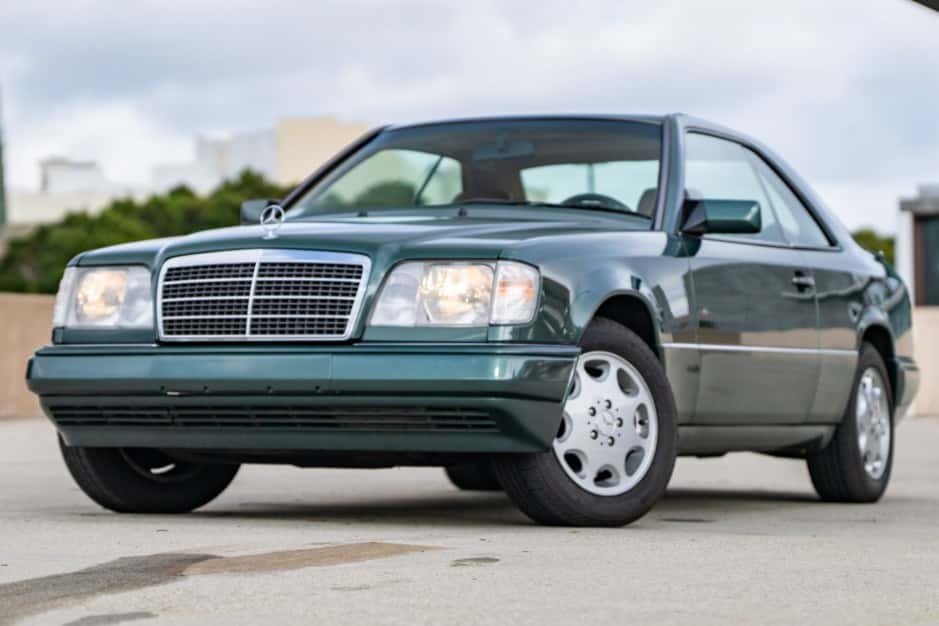 1995 Mercedes-Benz W124 E-Class sold for $9,650