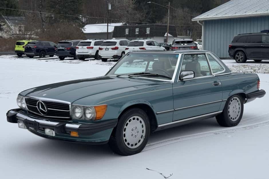 1986 Mercedes-Benz R107 SL sold for $30,250