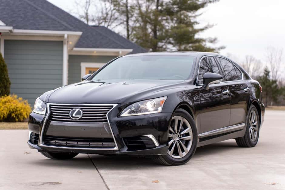 2015 Lexus LS Sedan sold for $27,500