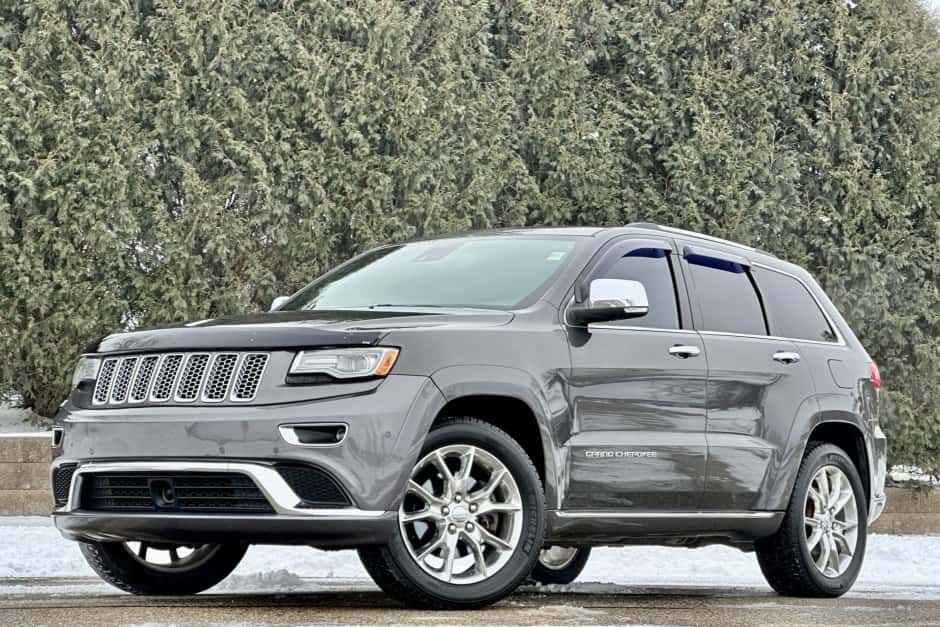 2014 Jeep WK2 Grand Cherokee sold for $16,750