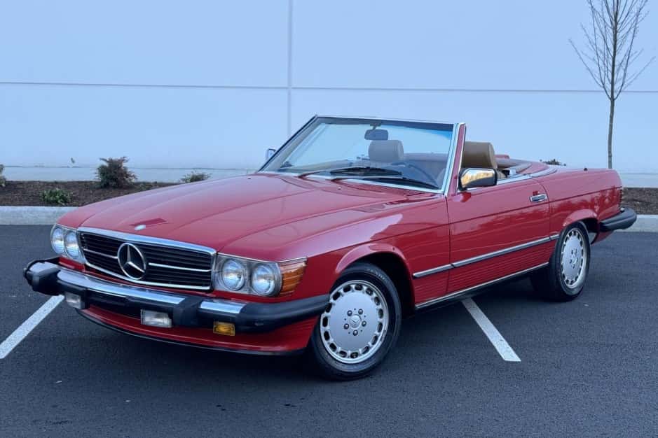 1986 Mercedes-Benz R107 SL sold for $11,300