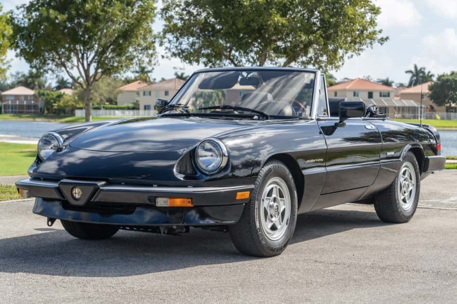 1987 Alfa Romeo 105/115 Spider Series 3 sold for $7,999