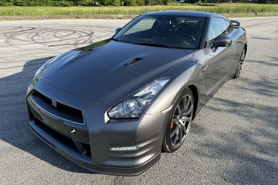 2014 Nissan GT-R R35 sold for $57,500