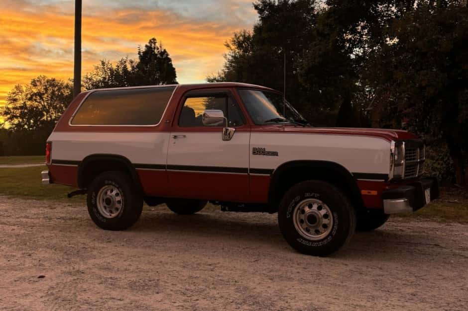 1991 Dodge Ramcharger / Plymouth Trail Duster sold for $17,000