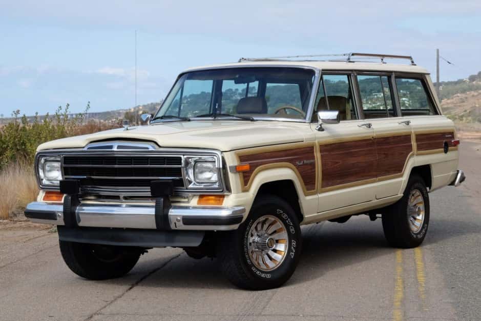 1986 Jeep SJ Grand Wagoneer sold for $35,000