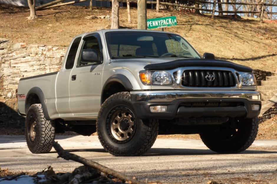 2004 Toyota Tacoma (N1X0 1995-2005) sold for $30,250