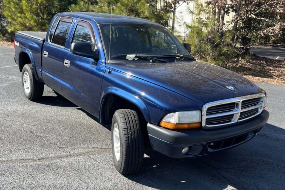 2004 Dodge Dakota (1997-2004) sold for $10,500