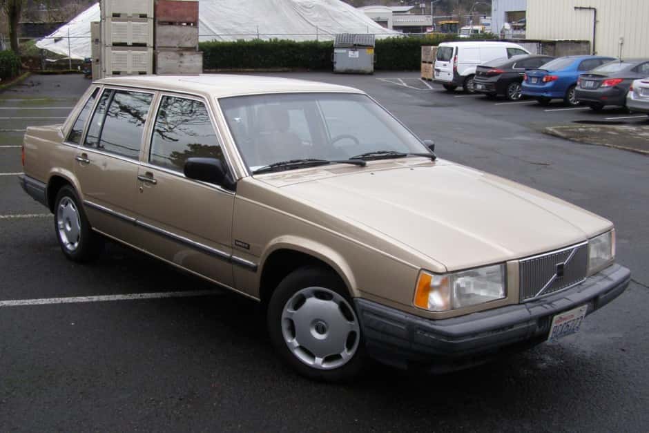 1990 Volvo 700-Series sold for $4,500
