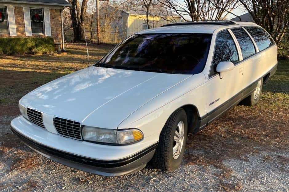 1992 Oldsmobile Custom Cruiser sold for $5,150
