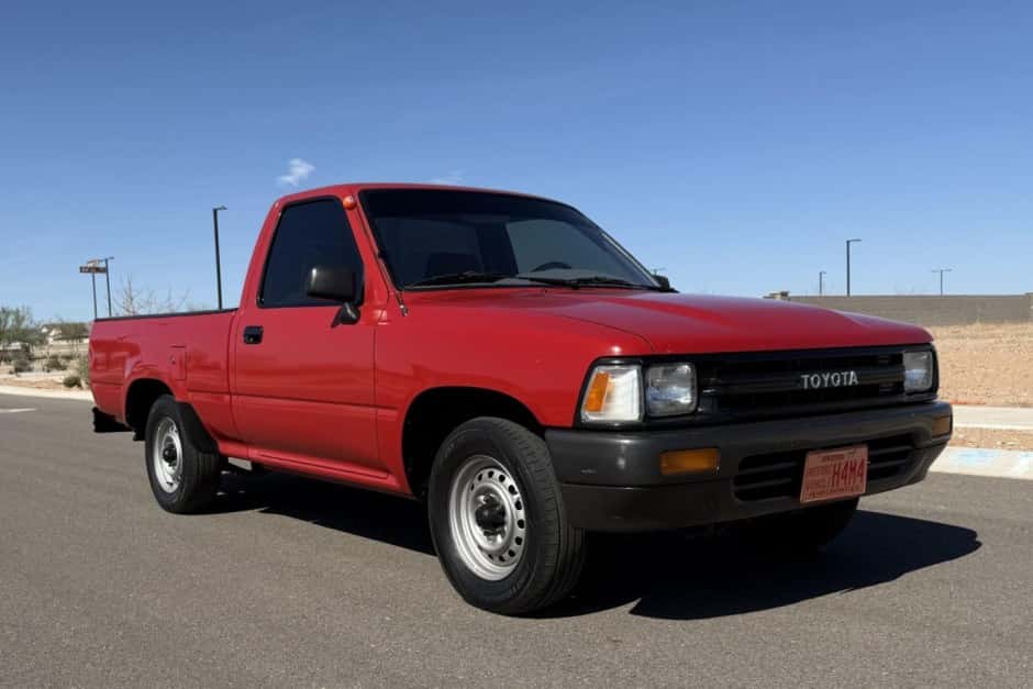 1989 Toyota Pickup (N80/90/100/110 1989-1997) sold for $7,300